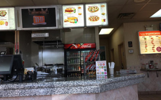 Pizza Pizza Exterior