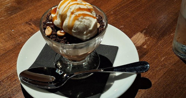 Local Public Eatery Boisson