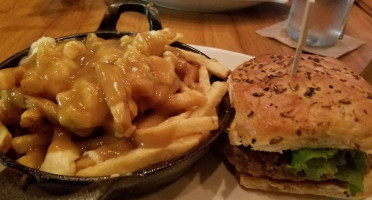 The Noble Pig Brewhouse Comida