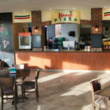 Kenny's Pizza Charlotte Street Dentro