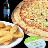 Kenny's Pizza Charlotte Street Comida