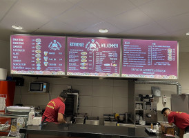 My Name Is Sushi Dentro