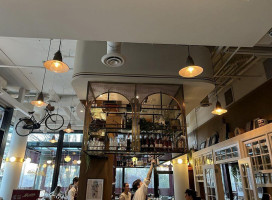 Maxine's Cafe Dentro