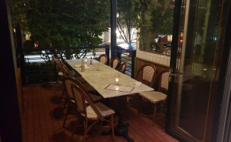 Maxine's Cafe Exterior