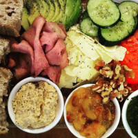 Nelson The Seagull Comida