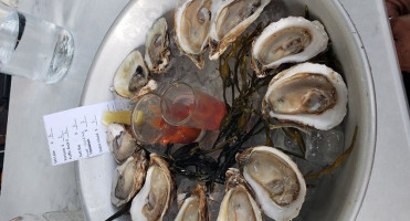 The Half Shell Oysters Seafood Nourriture