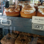 49th Parallel Cafe Lucky's Doughnuts West 4th Comida