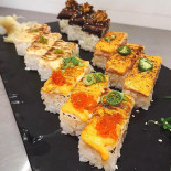 Torch Pressed Sushi Comida