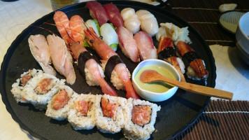 Solo Sushi Ya food