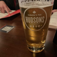 Hudsons Canadian Tap House food