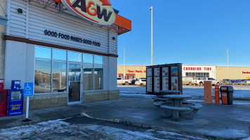 A & W Restaurant outside