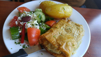 Kisamos Greek Taverna food