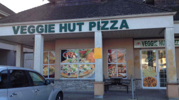 Veggie Hut Pizza inside