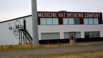 Medicine Hat Brewing Company outside