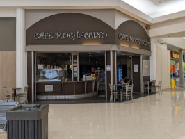 Cafe Mochaccino inside
