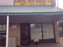 Capital Buns Bakery outside
