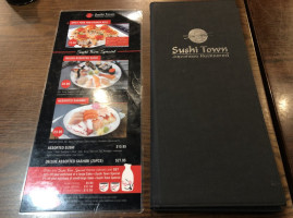 Sushi Town inside