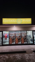 Gondola Pizza outside