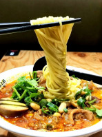 Hey Noodles Hēi Xiǎo Miàn food