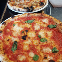 Lambretta Pizzeria food