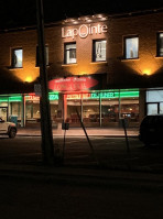 Longueuil Pizzeria outside