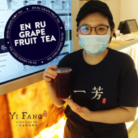 Yi Fang Taiwan Fruit Tea Fāng Tái Wān Shuǐ Guǒ Chá inside