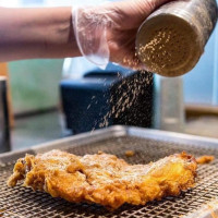 Monga Fried Chicken Měng Xiá Jī Pái food