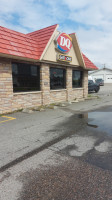Dairy Queen & Brazier Store outside