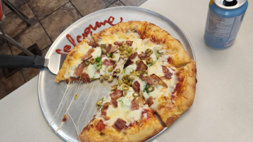 Louis Pizza (mcarthur, Ottawa) food