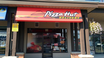 Pizza Hut Cloverdale outside