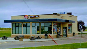 Dairy Queen Grill & Chill outside