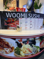 Woomi Sushi food