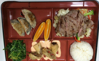 Kujira sushi &grill food