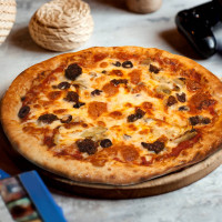 Pizza Tifosi food