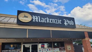 Mackenzie Pub & Restaurant food