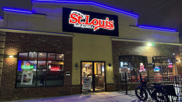 St. Louis Grill outside