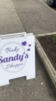Sandy's Bake Shoppe food