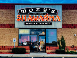 Mozy's Shawarma food