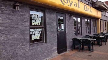 The Royal Oak Orleans inside