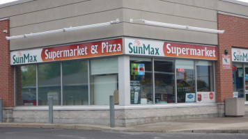 Sunmax Pizza outside