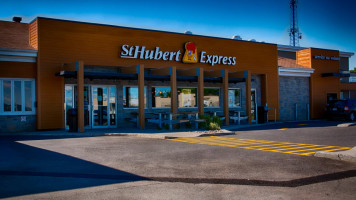 St-hubert Express outside