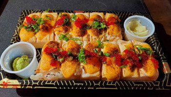 Hub Sushi Fusion food