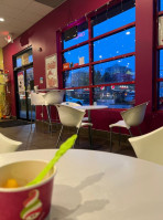 Menchie's Frozen Yogurt (guildford) food