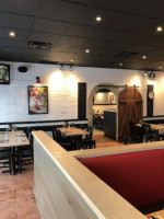 Mikes St-hyacinthe inside