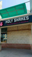 Holy Shakes Brampton West food