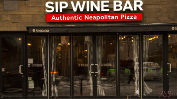 Sip Wine Authentic Neapolitan Pizza food