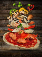 Amico's Italian Pizza food