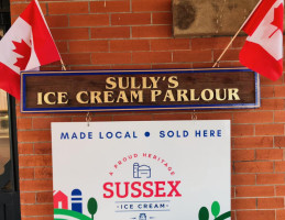 Sully's Ice Cream Parlour food