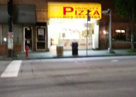 Hi5 Pizza And Donair outside