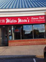 Mister Moon's Chinese Food outside